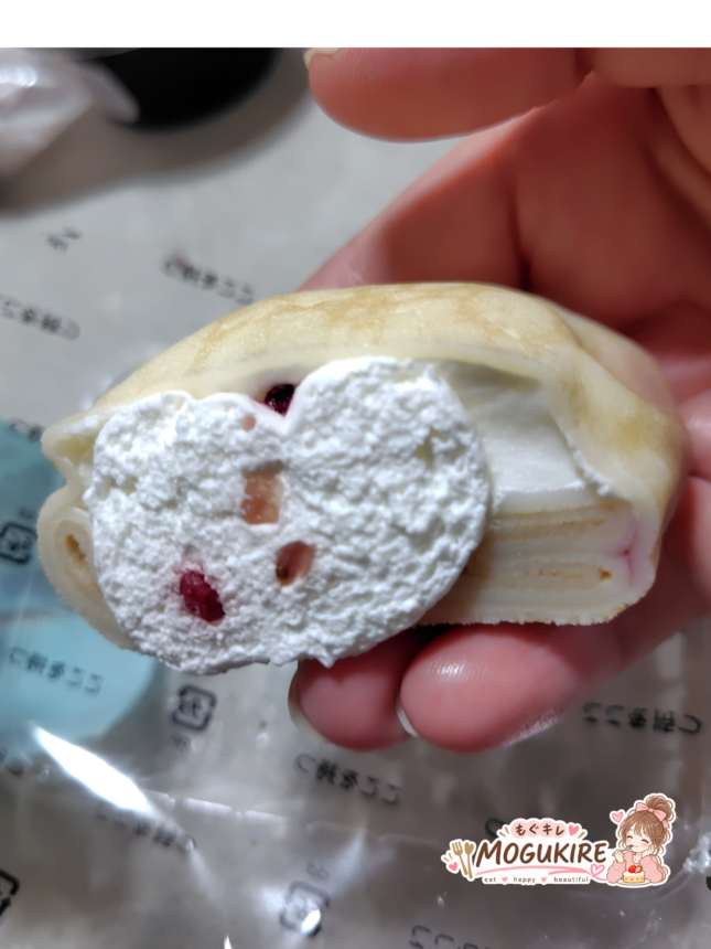 ファミマのもちっと食感ミルクのクレープ